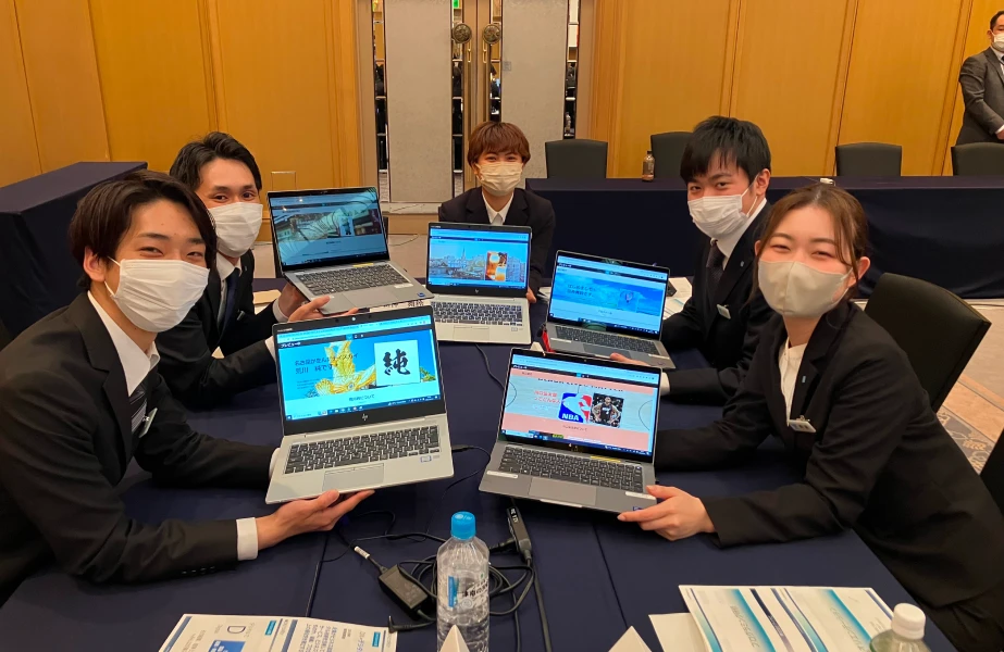 研修中の画像