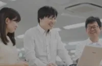 インタビュー動画　サムネイル