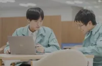 インタビュー動画 サムネイル