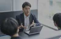 インタビュー動画 サムネイル