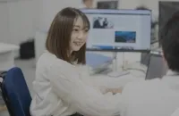 インタビュー動画 サムネイル